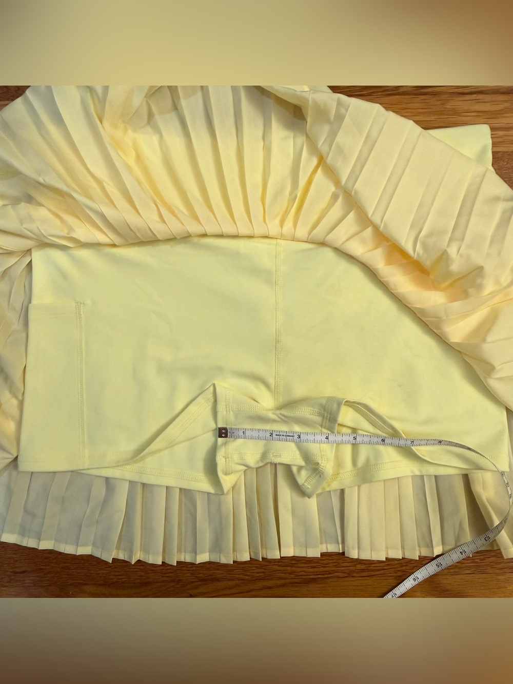 Fabletics Hot Shot Pleated Skirt in Light/Butter Yellow - Size XL Short - Picture 6 of 8